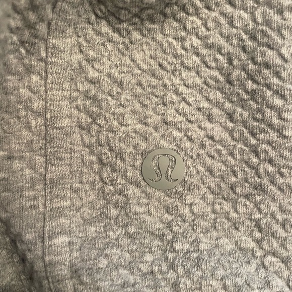 Lululemon men’s sweatshirt - Picture 3 of 3